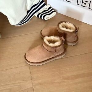 UGG Classic Ultra Mini Boots chestnut